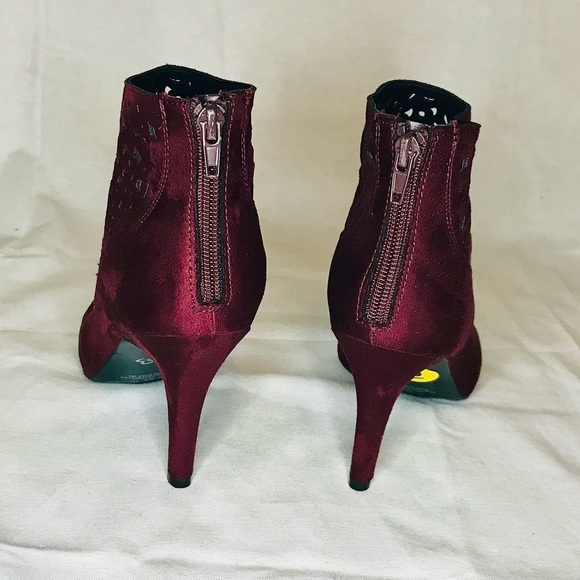 Impo Booties (Tasia) - Picture 3 of 7